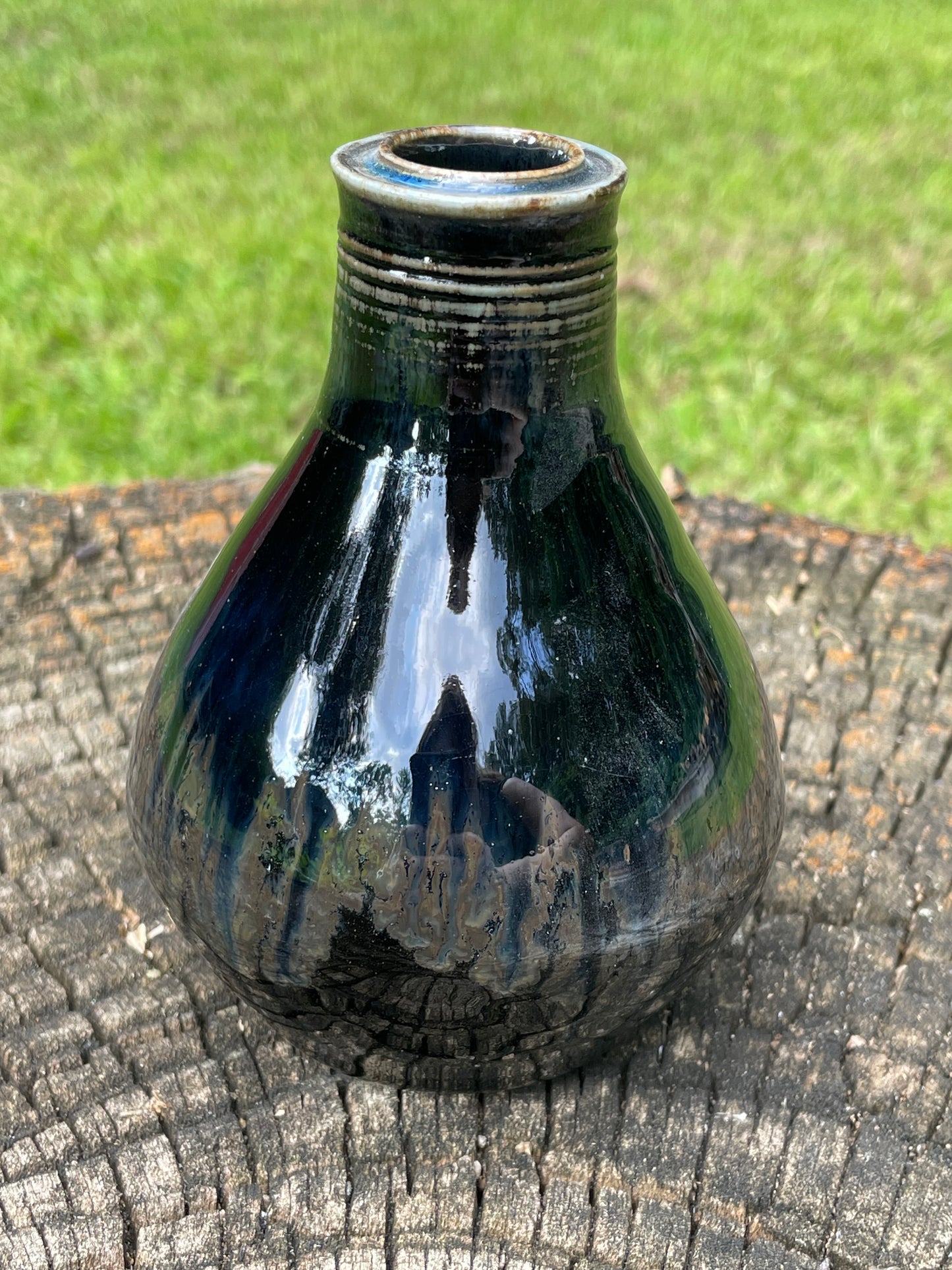V-10-Black